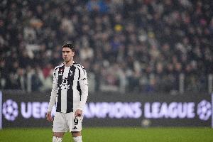 米体：弗拉霍维奇首选26年自由身离队，若提前走人只会加盟豪门