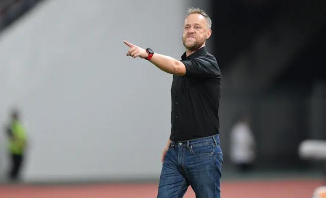 开云中国官网-泰国主帅对结果感到失望：面对新加坡必须取胜